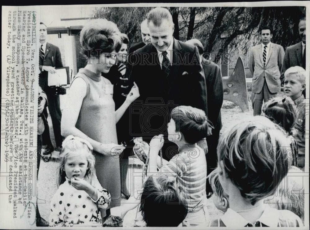 1969 Press Photo Vice President Spiro Agnew & Sandy Sampson at Callier Speech Ce - Historic Images