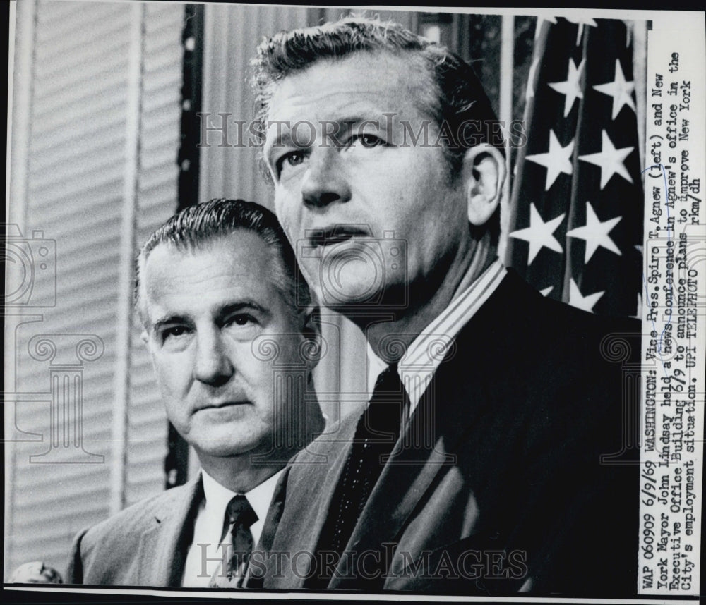 1969 Press Photo VP Spiro T Agnew,left,New York Mayor John Lindsay at news conf - Historic Images