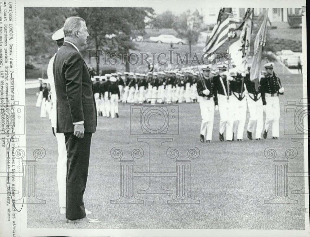 1972 Press Photo VP Spiro T Agnew reviewing the troop at the Coast Guard Academy - Historic Images