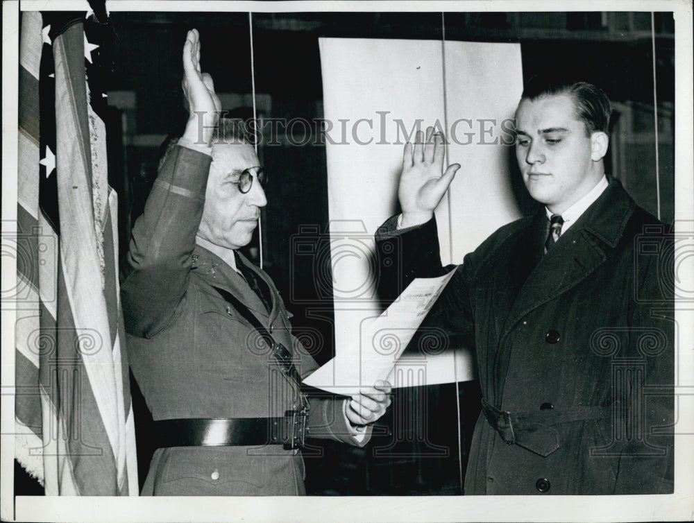 Press Photo Geo E Akerson Jr takes oath as Flying Cadet from Col Conrad Skladal - Historic Images