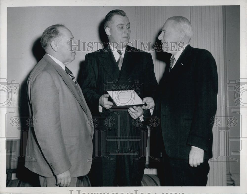 1954 Press Photo Elmer Nelson Vernon HItchins George Akerson Boston Traveler - Historic Images