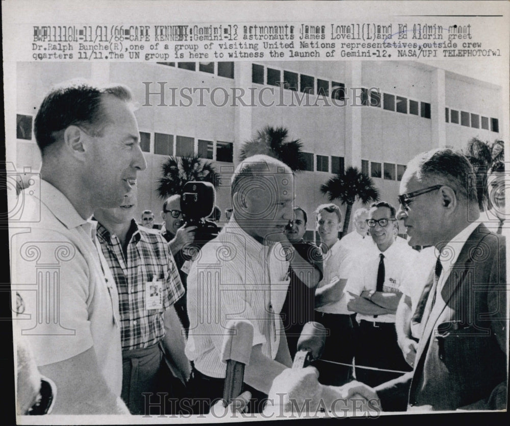 1966 Press Photo Edwin Aldrin, James Lovell, Astronauts With Ralph Bunche - Historic Images