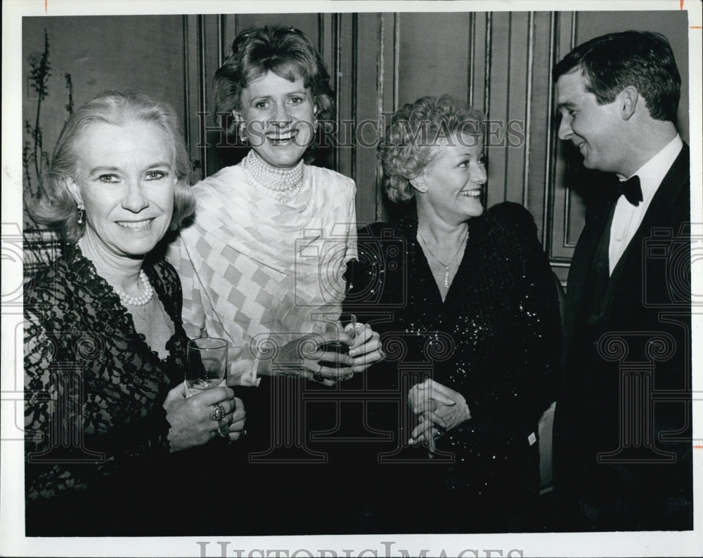 Press Photo Boston society: Ann Sargent, Bobby Albre, Carol Nashe, Tom Egan - Historic Images