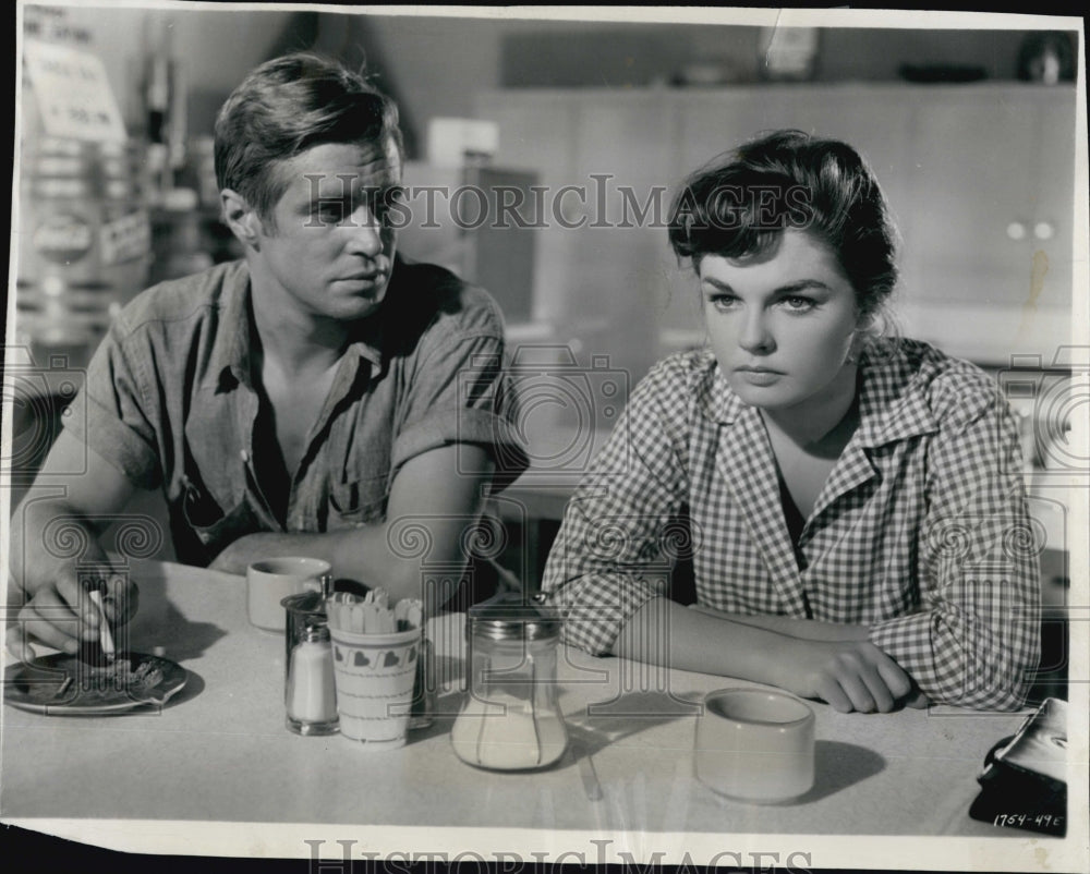 1960 Press Photo Luana Patten & George Peppard star in "Home From The Hill" - Historic Images