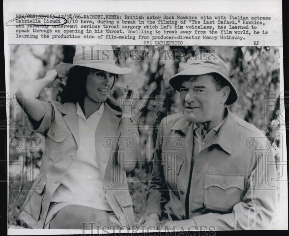 1966 Press Photo Jack Hawkins &amp; Gabriella Licudi filming &quot;The Last Safari&quot; - Historic Images