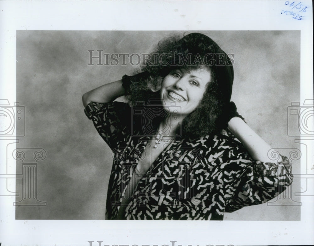 1990 Didi Stewart, Entertainer performed in Charle's Hotel. - Historic Images