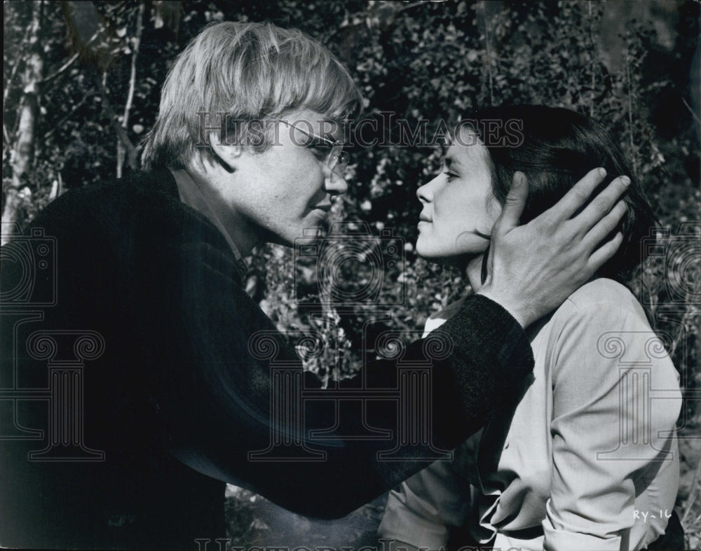 1971 Jon Voight & Jennifer Salt star in "The Revolutionary" - Historic Images