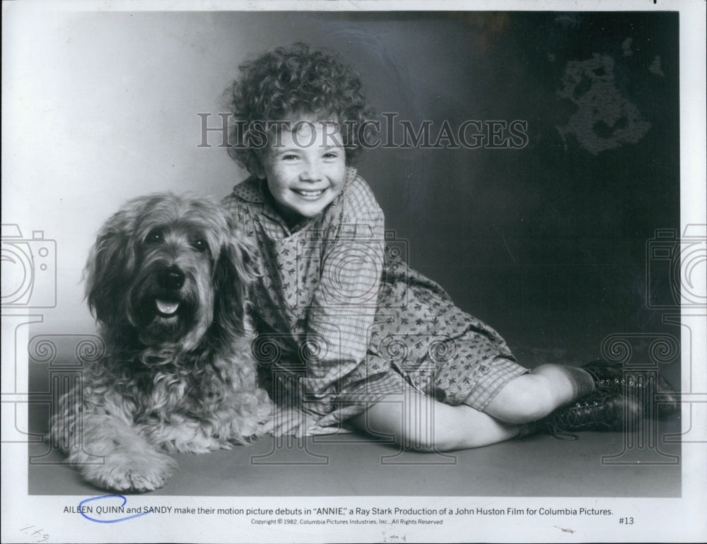 1982 Press Photo Aileen Quinn as Annie and Sandy her dog in &quot;Annie&quot;. - Historic Images