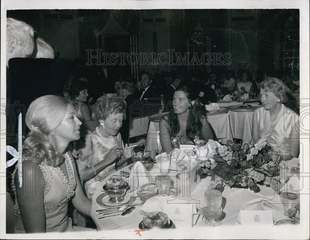 1970 Press Photo Claudia Quinn - Historic Images