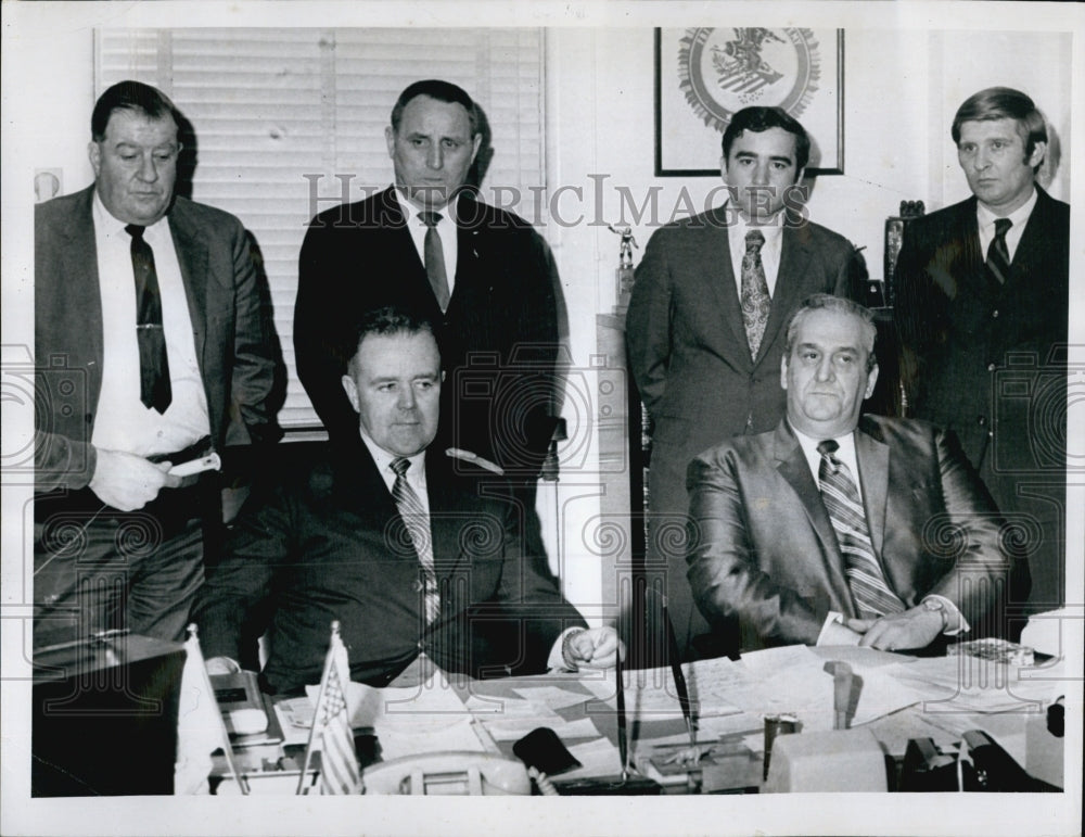 1971 Press Photo Press Conference After Drug Raids In Newton - Historic Images
