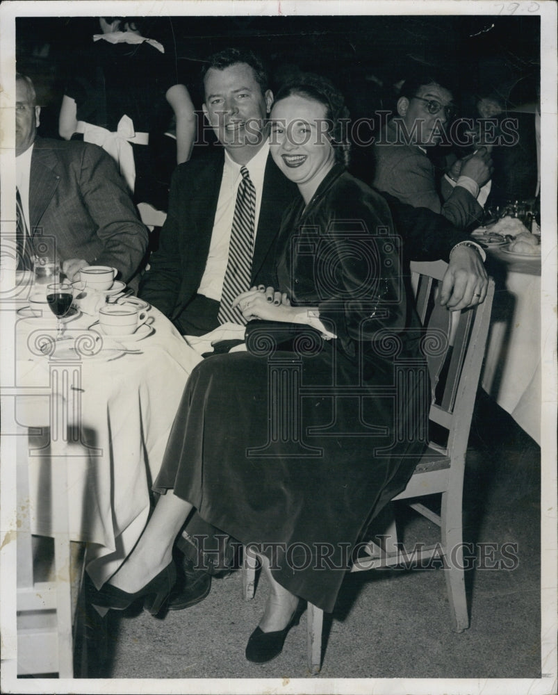 1952 Press Photo Professor at M.I.T. Thomas H D Mahoney and wife - Historic Images