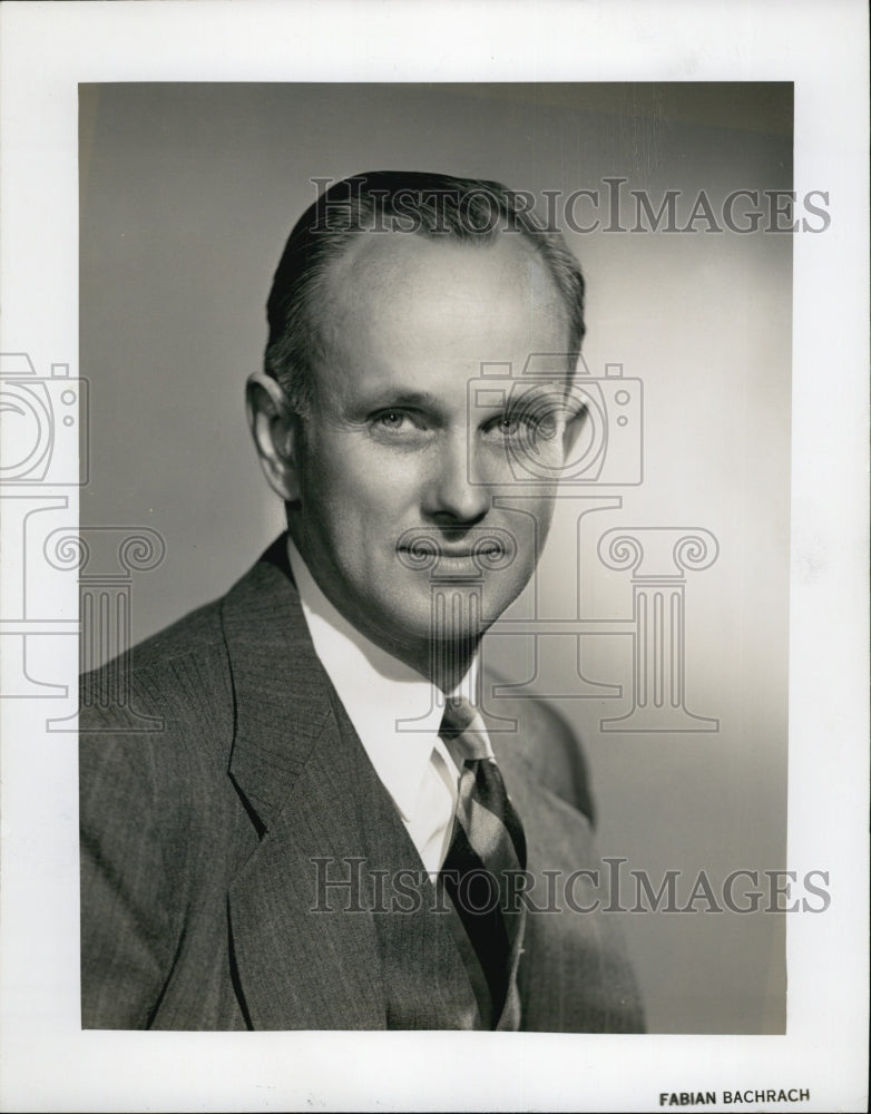 1956 Press Photo Dana D. Sawyer, Vice Pres. of Federal Reserve Bank of Boston - Historic Images