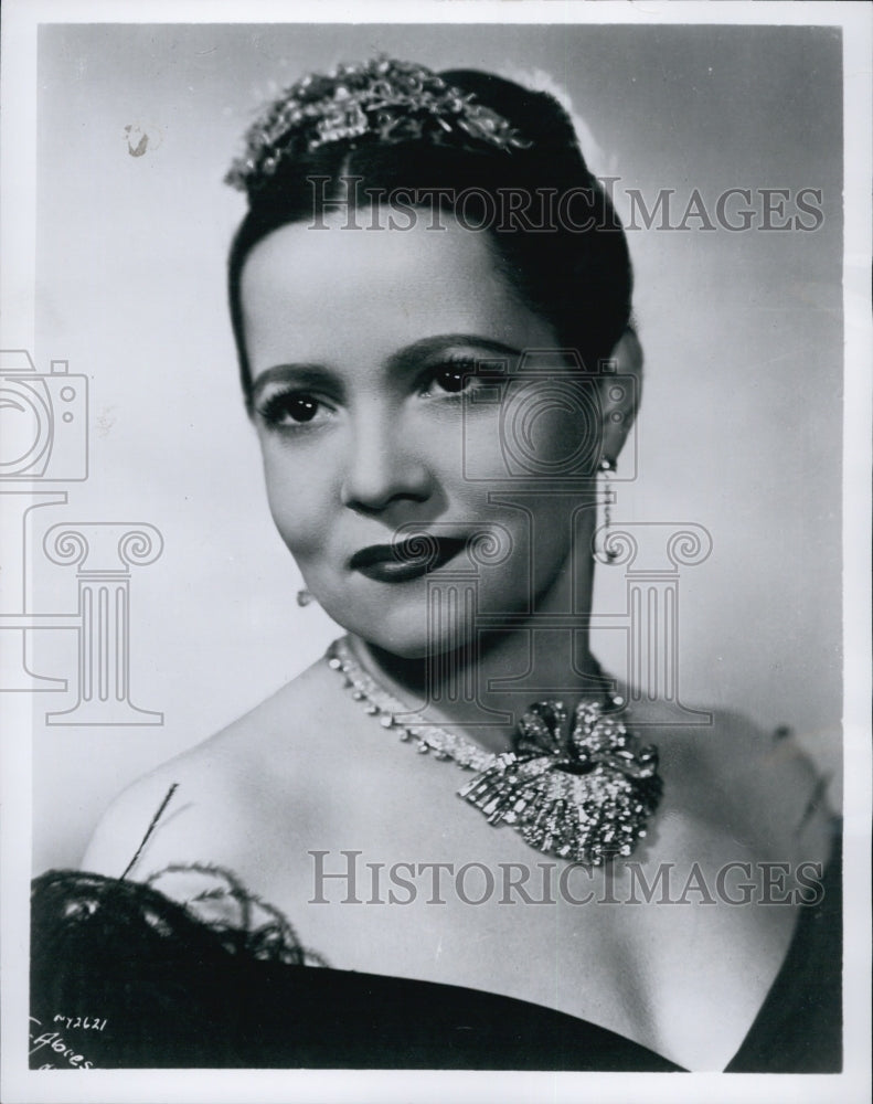 1954 Press Photo Lyric Soprano Bidu Sayao as guest on &quot;The Telephone Hour&quot; - Historic Images