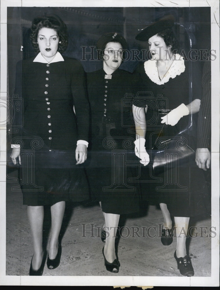 1940 Press Photo Wife &amp; daughter of George Scalese shown in Supreme Court - Historic Images