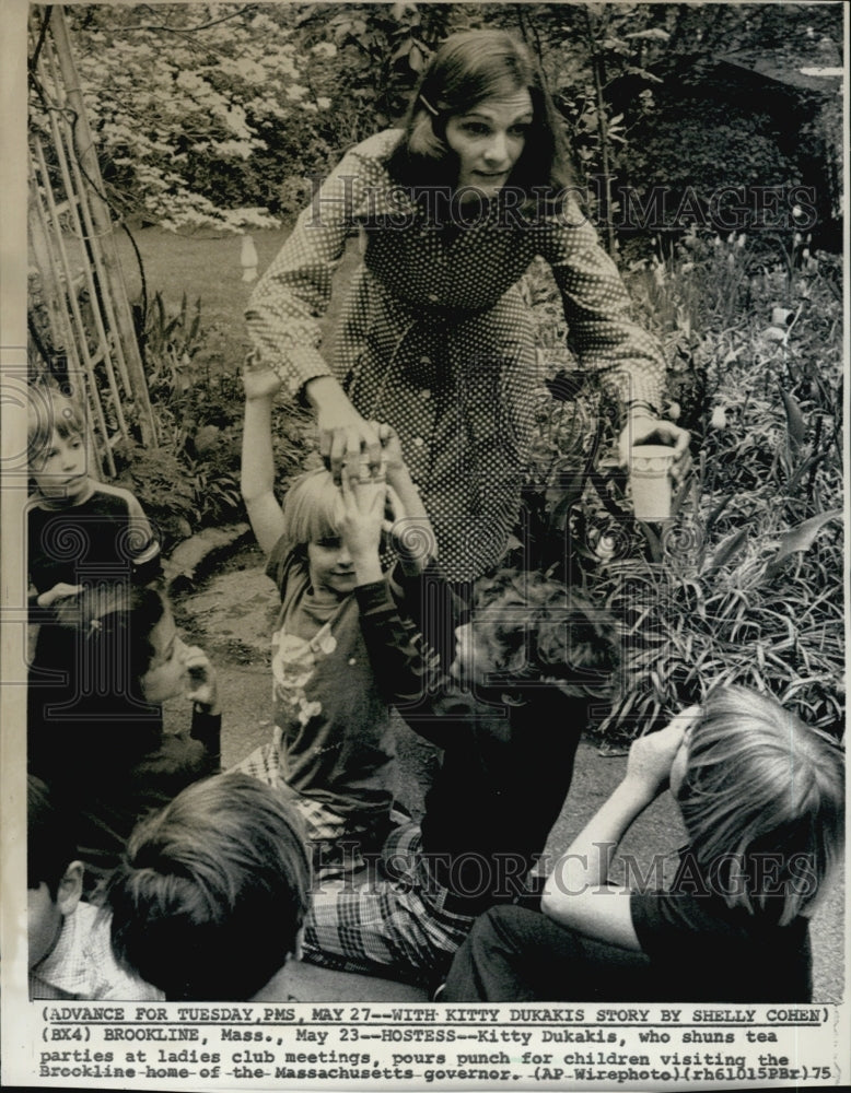 1975 Press Photo Kitty Dukakis, wife of Massachusetts Gov. Michael Dukakis - Historic Images