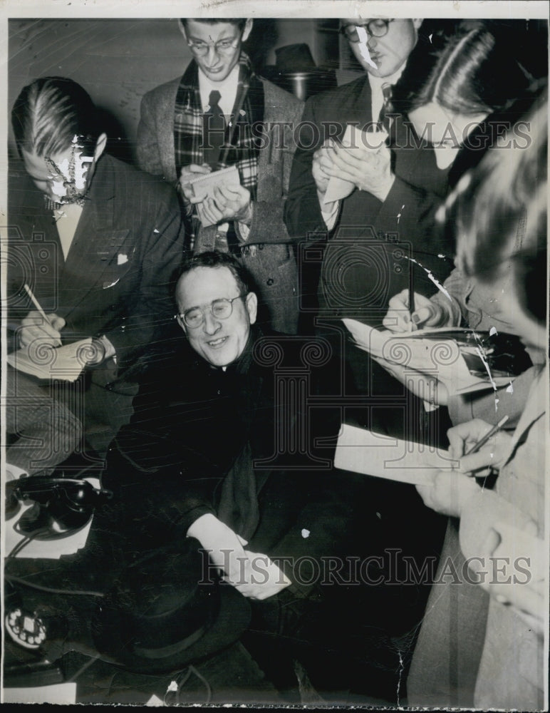 1949 Press Photo Reverend Antonio Laberge Roman Catholic Priest Moscow Chaplain - Historic Images