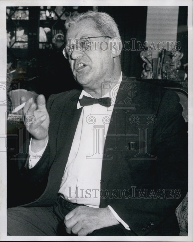 1958 Press Photo Doctor Herbert Gerardell - Historic Images
