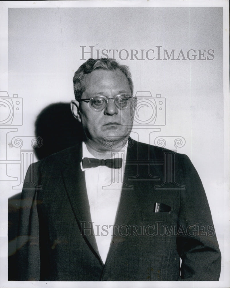 1958 Press Photo Doctor Herbert Gerardell Federal Court Tax Evasion Case - Historic Images