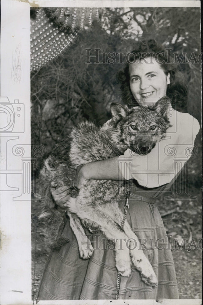 1954 Mrs. Floyd Miller, wife of curator of AZ Sonora Desert Museum-Historic Images