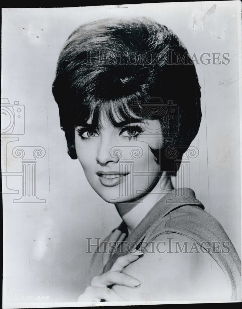 1966 Press Photo Actress Beverly Adams - Historic Images