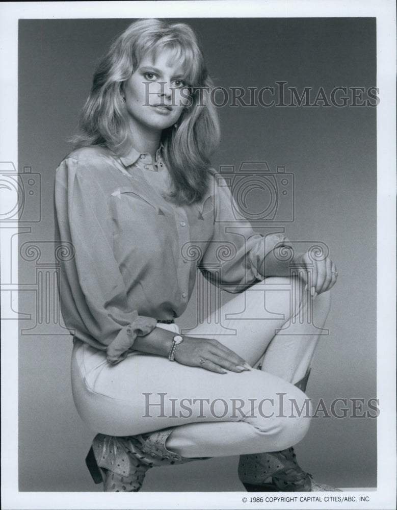 1986 Press Photo Tv Program "The Colbys" Actress Claire Yarlett - Historic Images