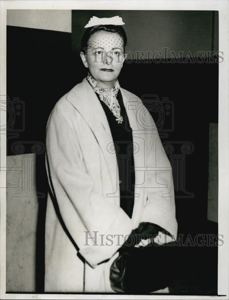 1955 Press Photo Miriam Cox Witness in Trigger Burke Trial - Historic Images