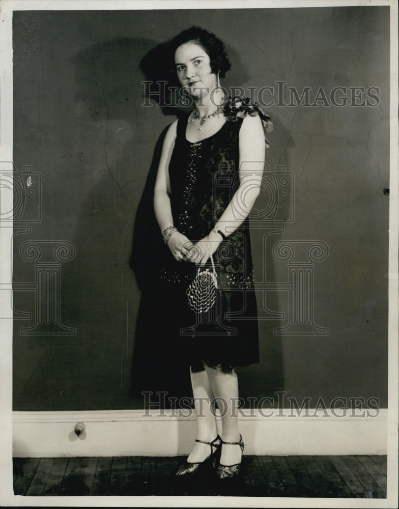 1928 Dorothy Cornish.-Historic Images