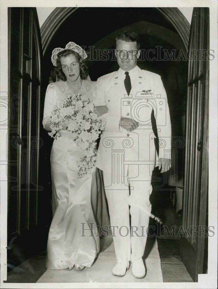 1945 Lt. and Mrs.Bigelow Crocker Jr., Wedding photo at Chestnut Hill-Historic Images