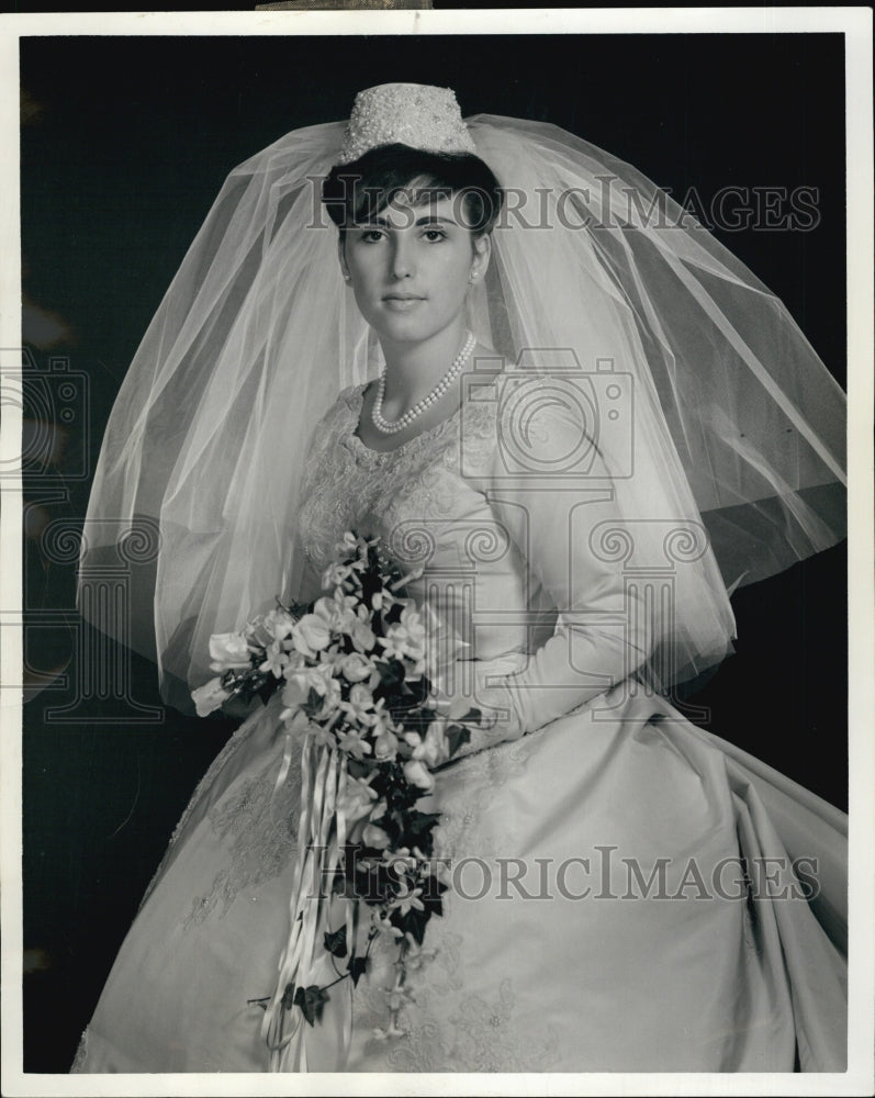 1964 Mrs. Phillip Morton Rothschild weds on Blue Hills Country Club-Historic Images