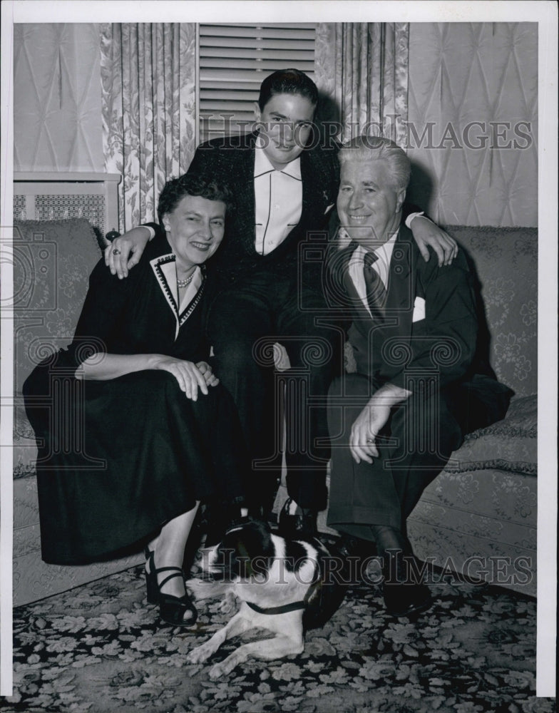 1954 Rep. Michael Skerry, wife Simonette & son Michael Jr.-Historic Images