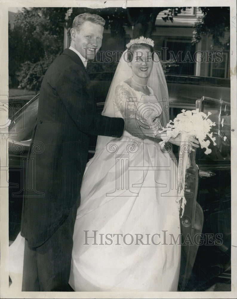 1969 Mr. and Mrs. Francis Faust Simonette Jr. wedding.-Historic Images