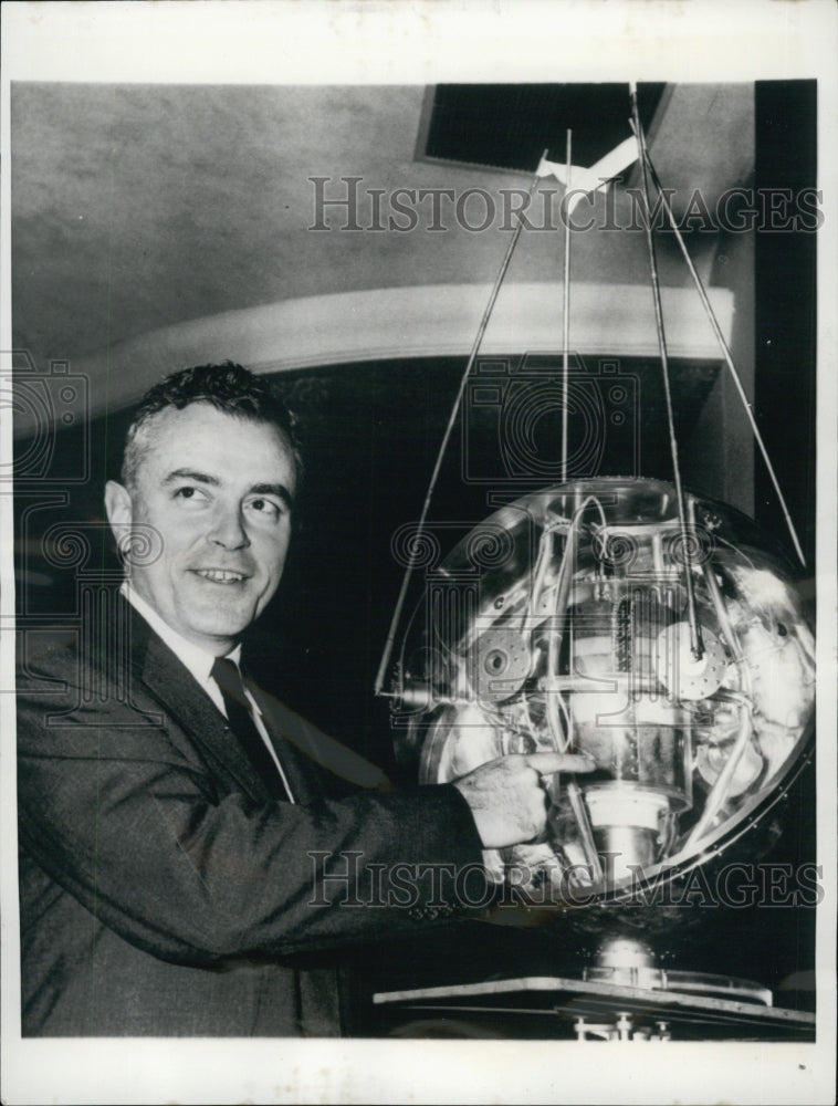 1957 Dr. John Simpson uses full-scale models of US Satellites-Historic Images