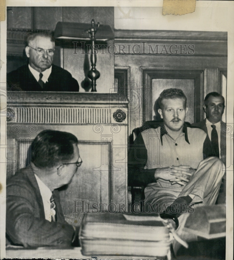 1948 Press Photo Dale S. Simpson,in witness stand in Trial in Labor Day Slaying - Historic Images