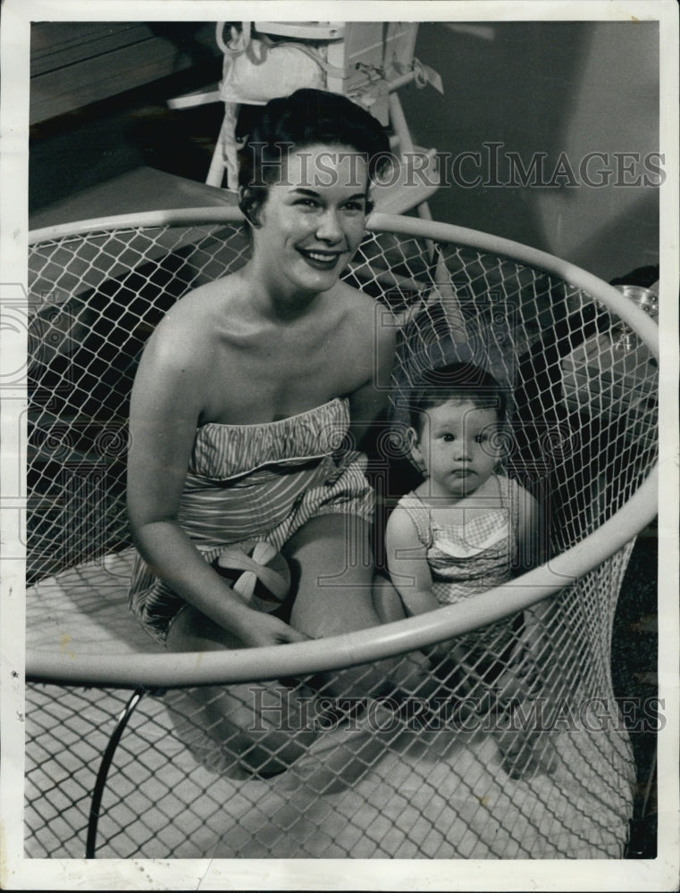 1957 Singer Lu Ann &amp; Daughter Cindy in Playpen-Historic Images