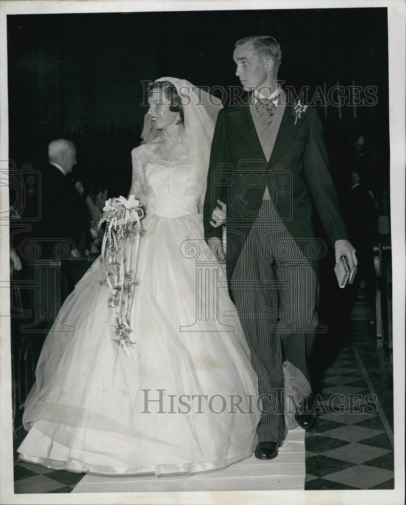 1956 Lieutenant Mrs. Robert Keith Watson Wedding St Joseph Church-Historic Images