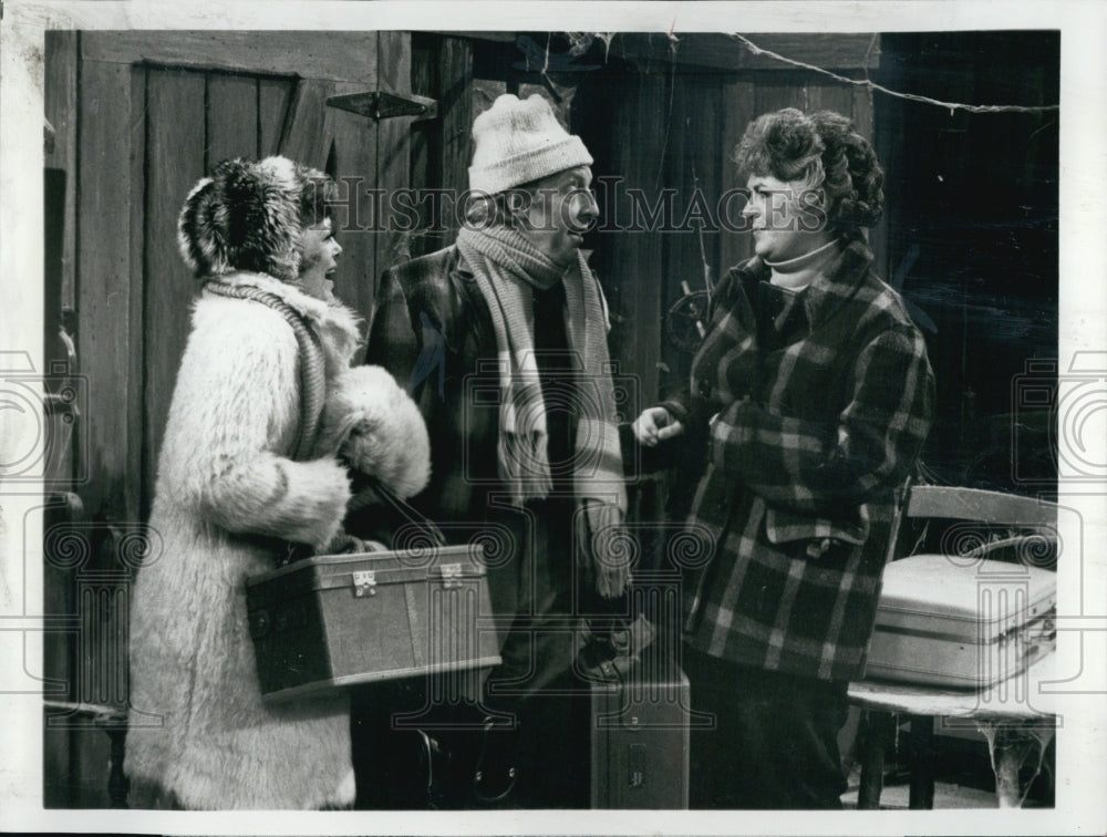 1975 Press Photo Rue McClanahan, Conrad Bain, Beatrice Arthur star in "Maude" - Historic Images