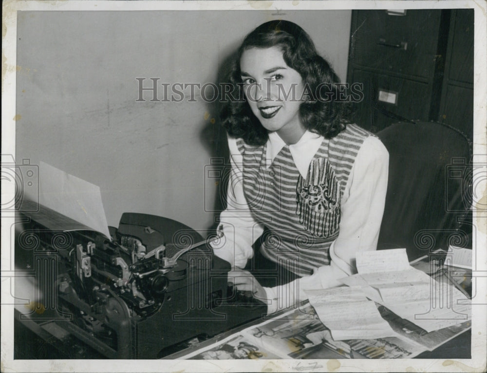 1940 Pepper Donna asking Municipal Court to aid her on Mrs. Borin-Historic Images