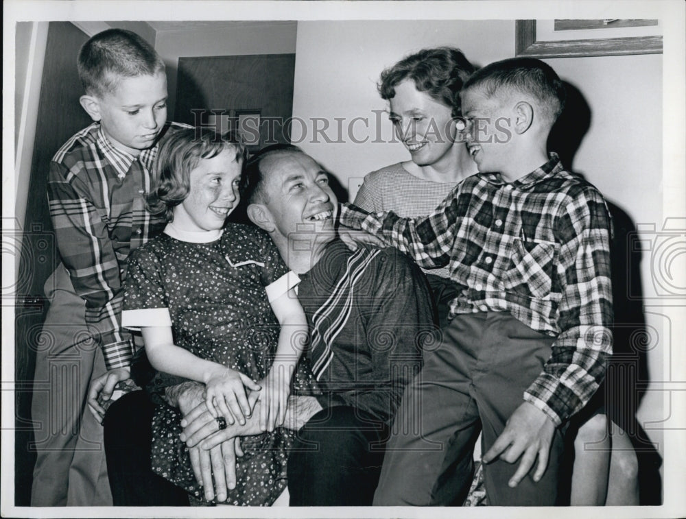 1966 Sam Donnell Family Sons Daughter-Historic Images