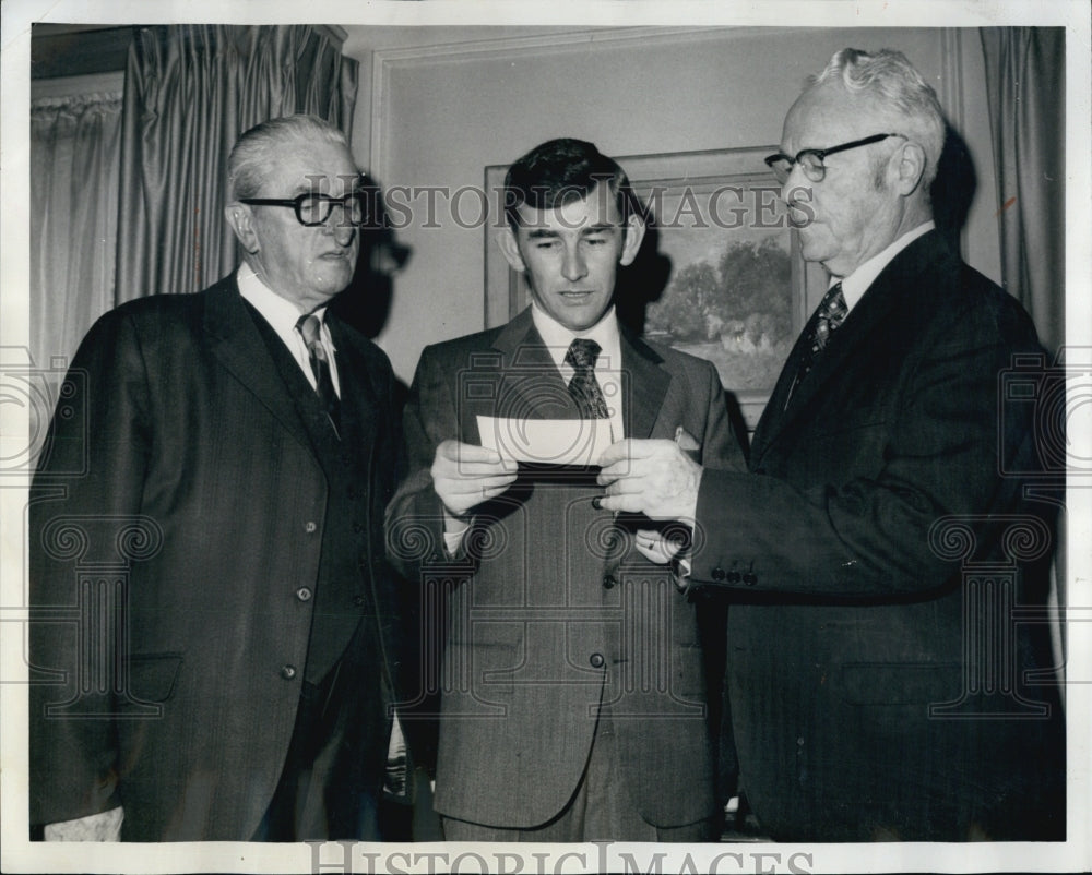 1971 Sean Donlon Joseph Gannon Committee Aid Irish Refugees-Historic Images