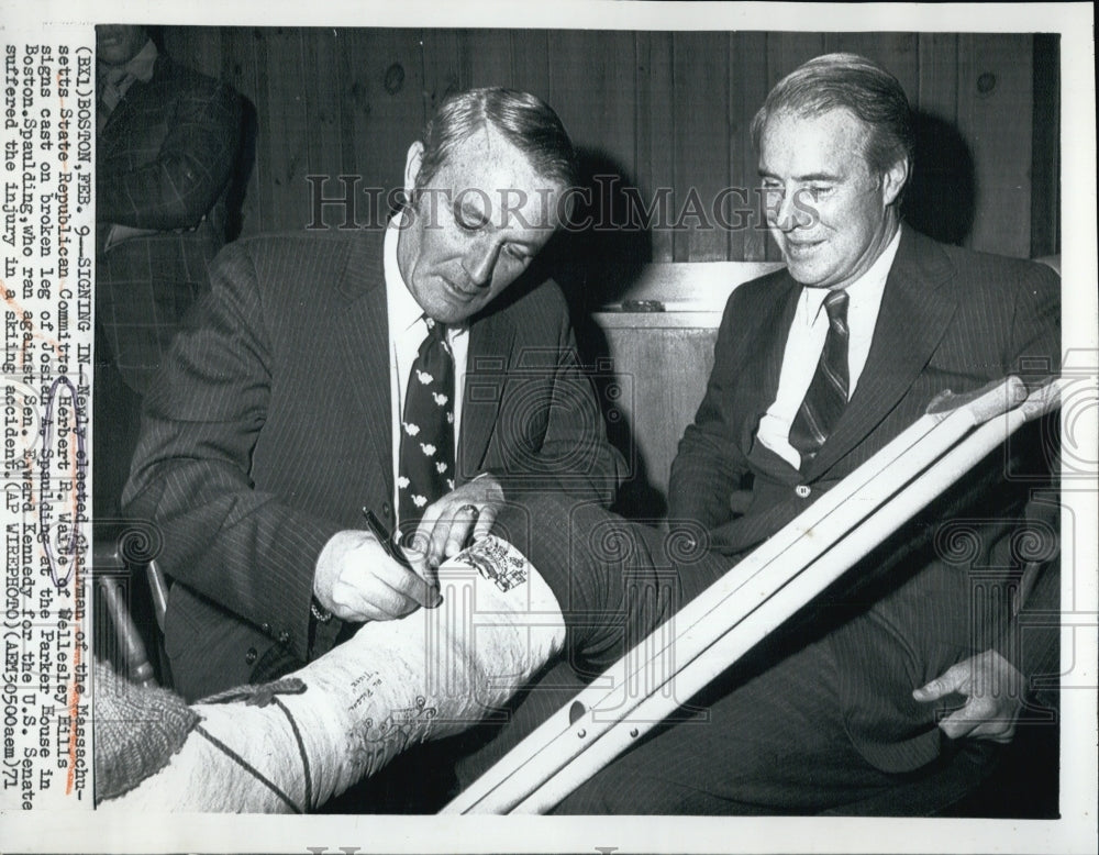 1971 Herb Waite Signs Cast of Josiah Spaulding, Fellow Politician-Historic Images