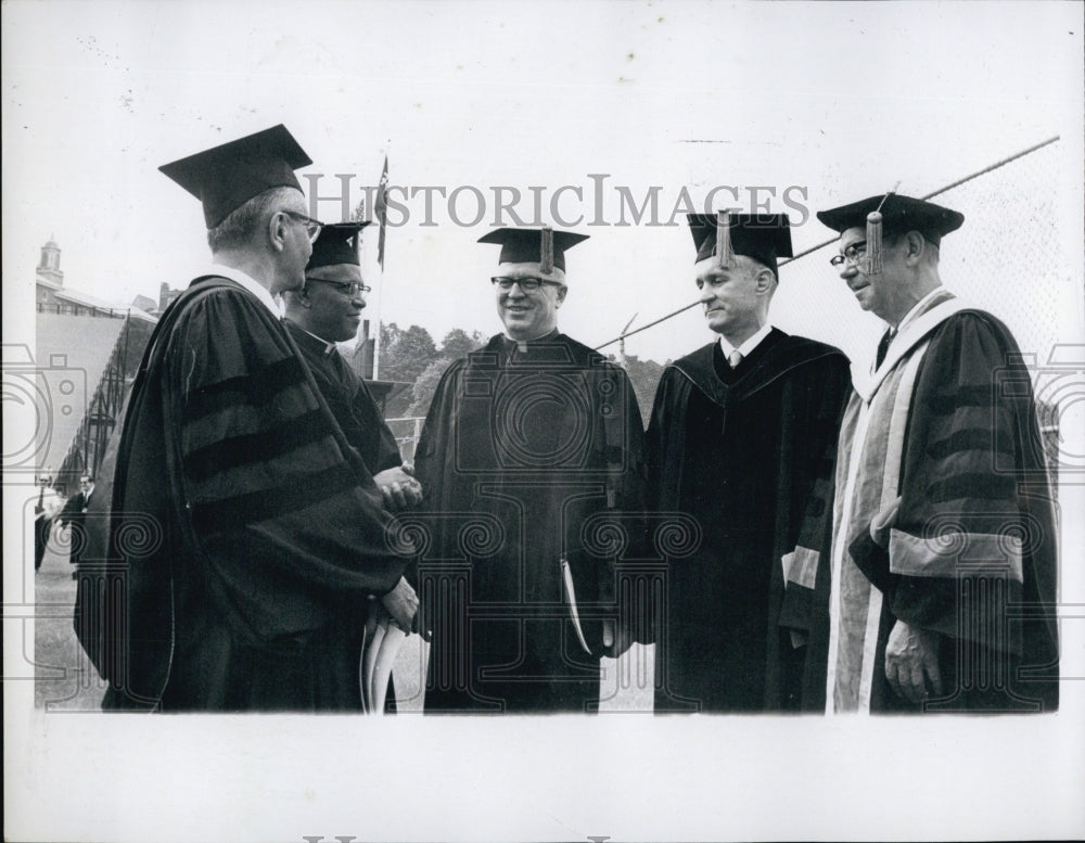 1970 Press Photo Holy Cross Commencement Exercise with Pres.Rev.Raymond J.Swords - Historic Images