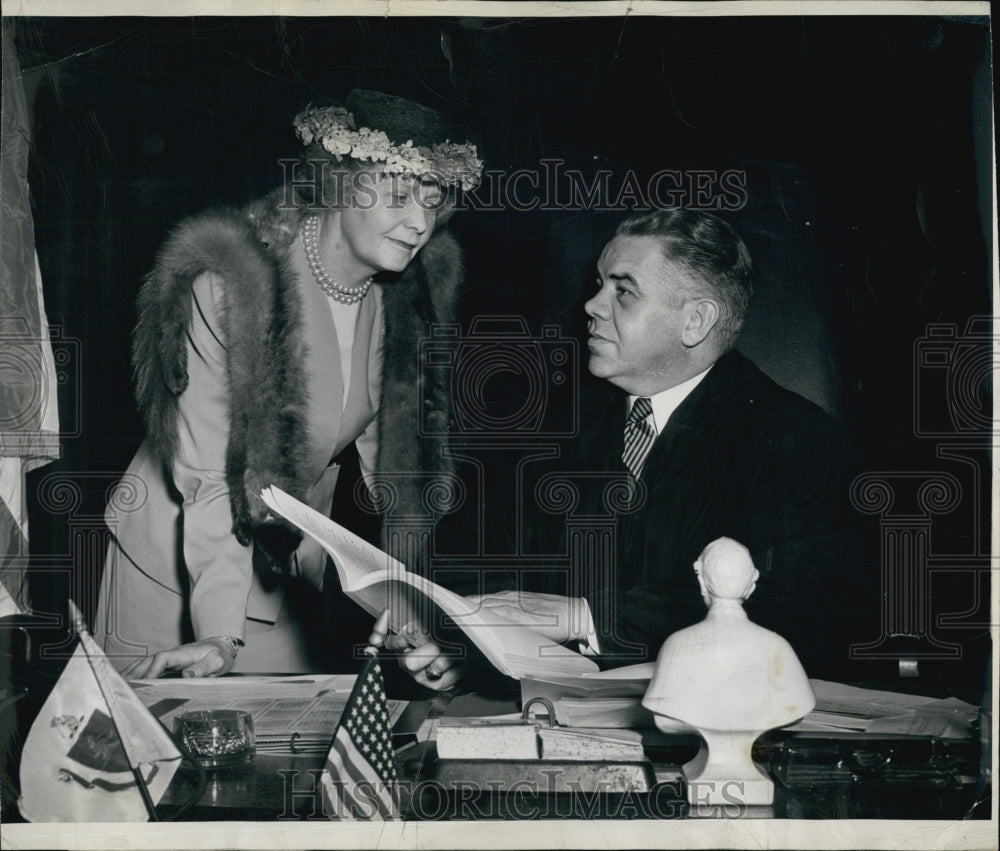 1946Judge John J.Connelly &amp; Mrs.Barlett Harwood of Girl Scout Boston-Historic Images