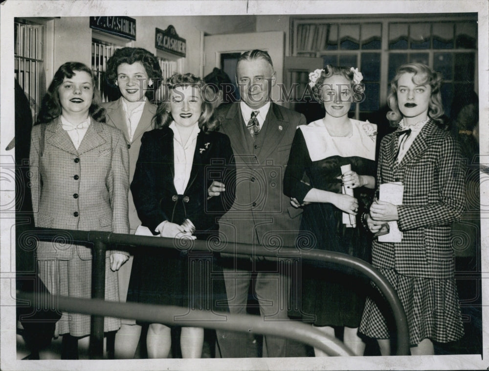 1944 William Beattie Daughters Audrey Joan 3 Other Young Ladies-Historic Images