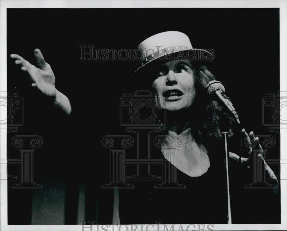 Press Photo Circa 1976 Actress Singer Geraldine Fitzgerald Show Streetsongs - Historic Images