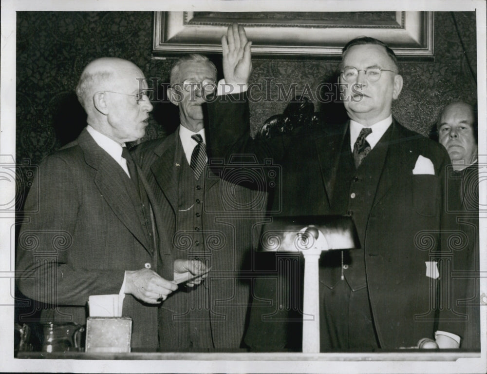 1946 Mayor John Lynch  of Cambridge Swearing In-Historic Images