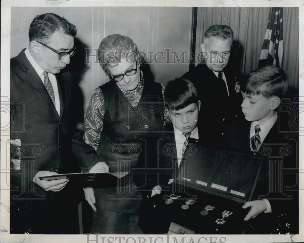 1973 four Medal Awarded to seaman held by Hug &amp; William McELaney-Historic Images