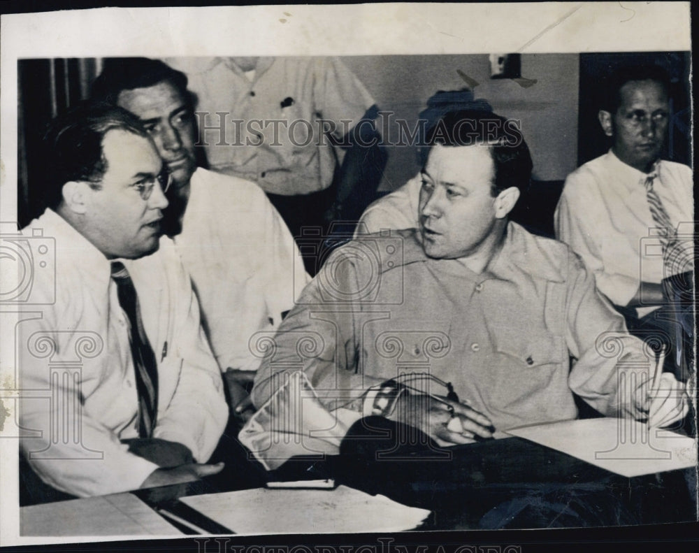 1948 Press Photo Walter Reuther, UAW President in Meeting With Ken Bannon - Historic Images