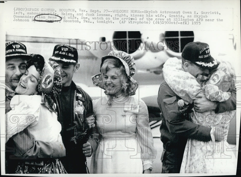 1973 Owen Carriot, Alan Bean, Jack Lousma Meet Wives at Airport-Historic Images