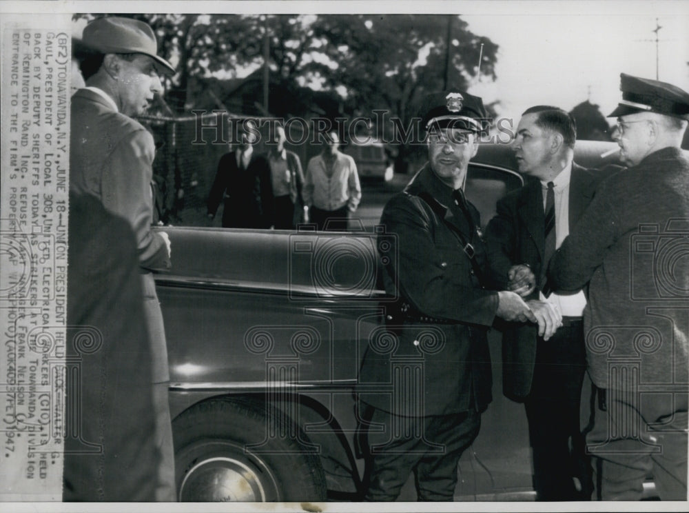 1947 Union Pres. Walter Gaul Held back by Sheriffs.-Historic Images