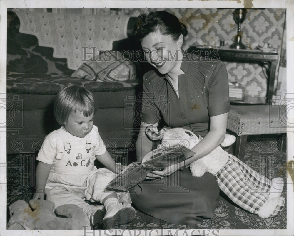 1956 Mrs.Jeannie Gately, received British Empire Medal for husband.-Historic Images